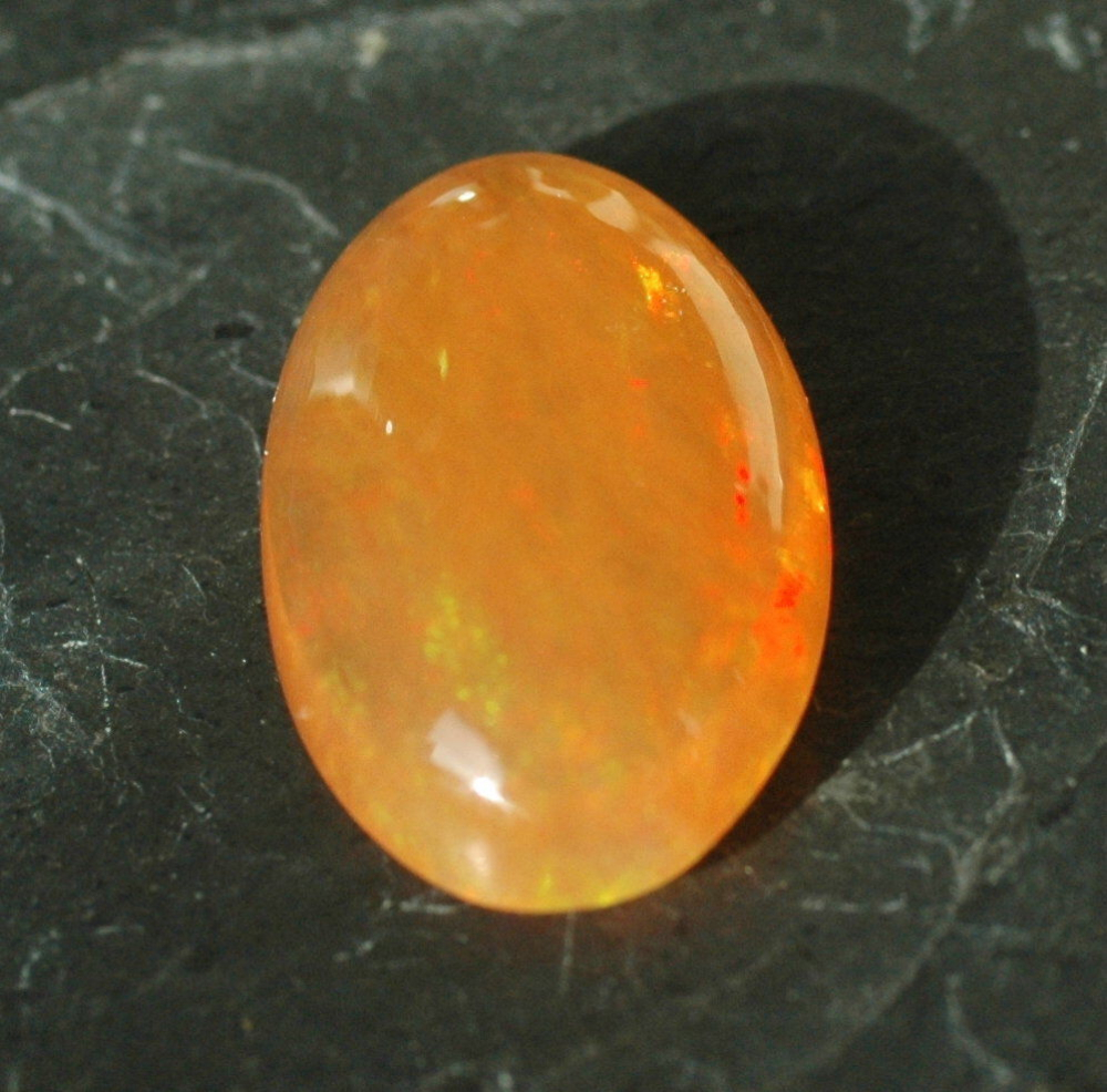 Feuer-Opal cab. Oval Top Qualität mit Schimmer